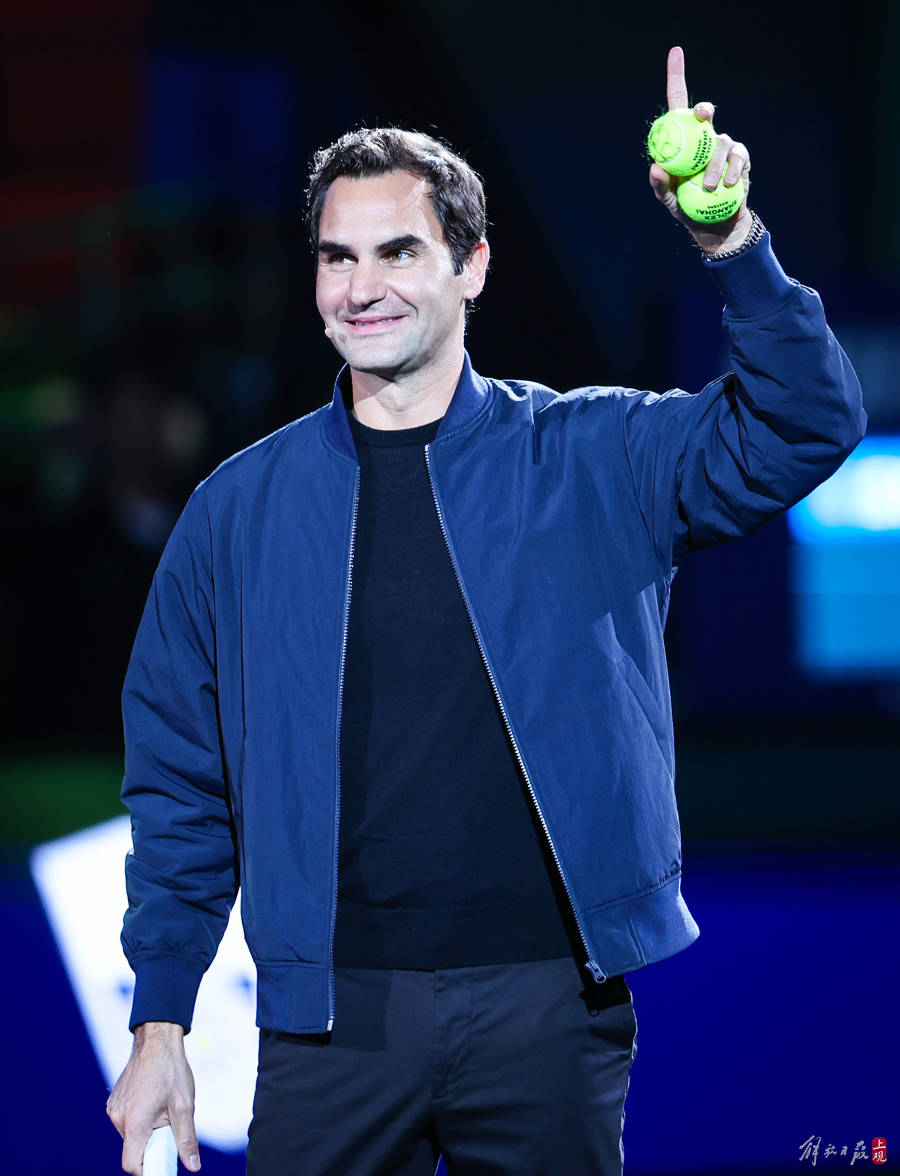 AYX中国官网关于费德勒重返赛场，重返赛场首场状态出色，独行侠观众沸腾！热度持续攀升的信息