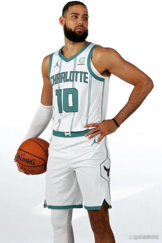 爱游戏APP下载夏洛特黄蜂发布备战花絮,集结日刷新队史纪录,NBA季后赛任务艰巨,细节决定成败的简单介绍